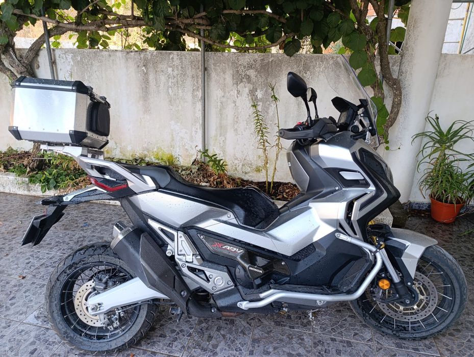 Honda XADV motorcycle, 7.5