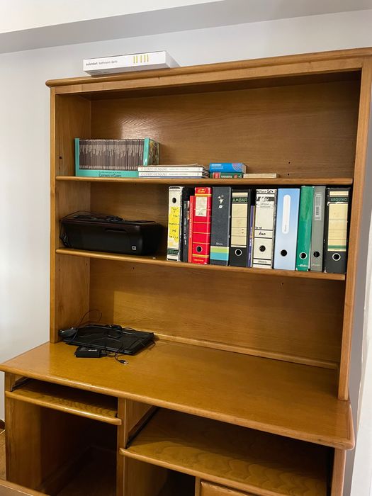 Móvel de quarto/estudo