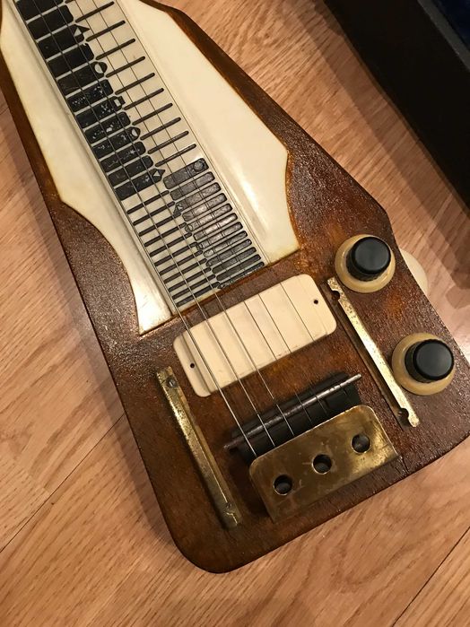 gitara elektryczna Lap Steel