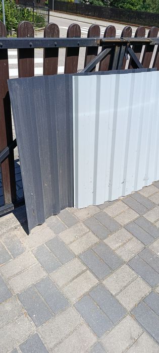 Blacha trapezowa na dach.