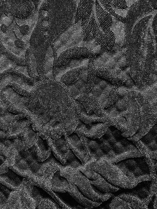 Calças Italianas com Relevo Floral