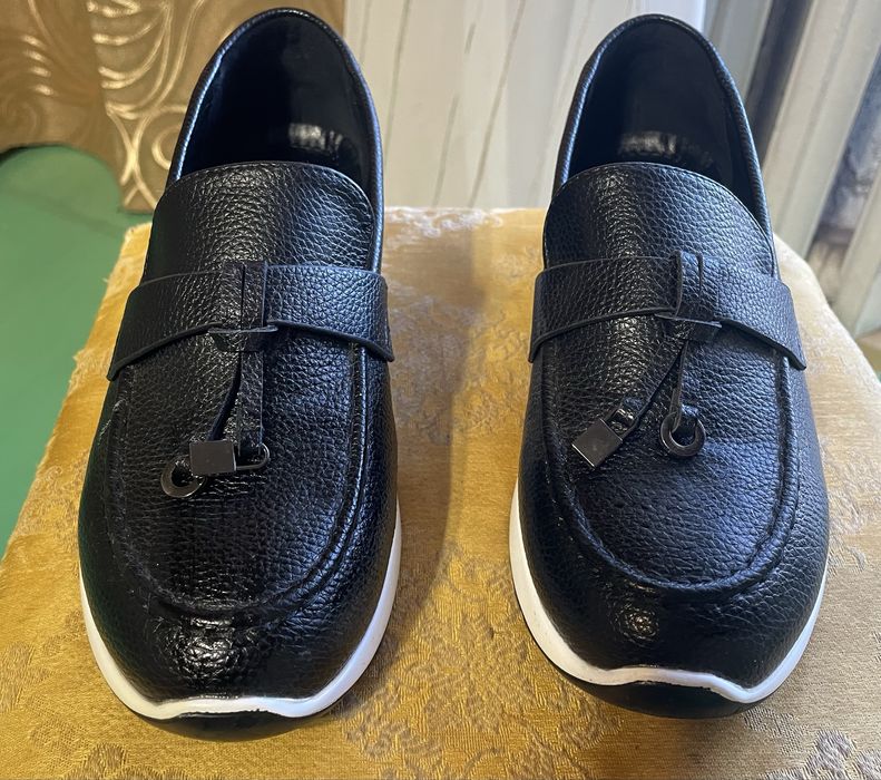 Продам Лоферы женские Новые