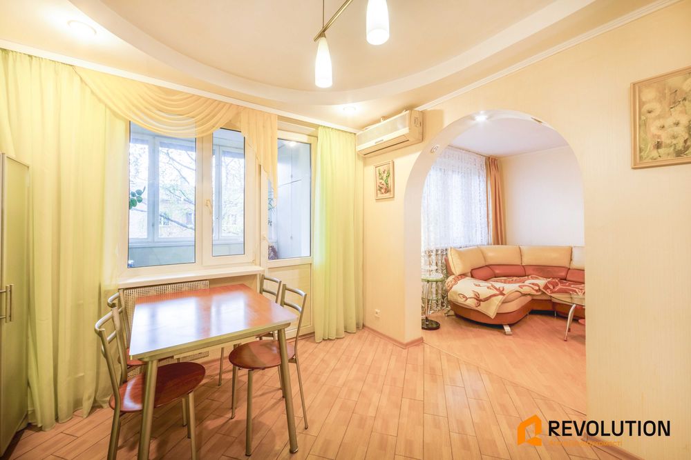 Без комісії. Продаж 3кім. квартири з ремонтом біля метро Васильківська. Ваучер, дмж, Голосіївський район