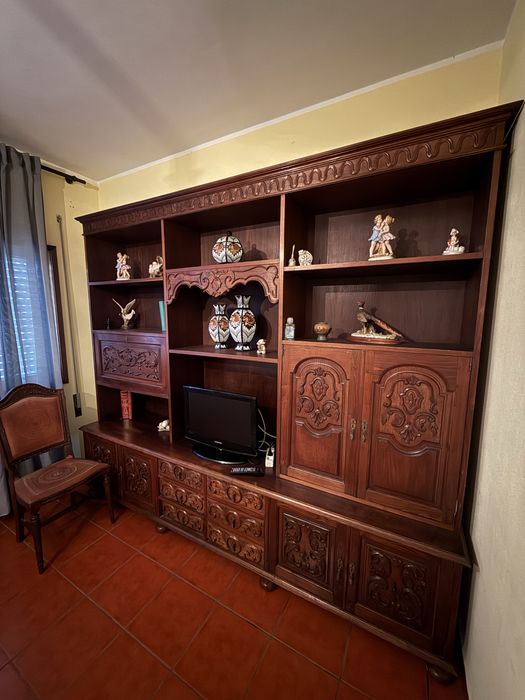 Móveis antigos em excelente estado