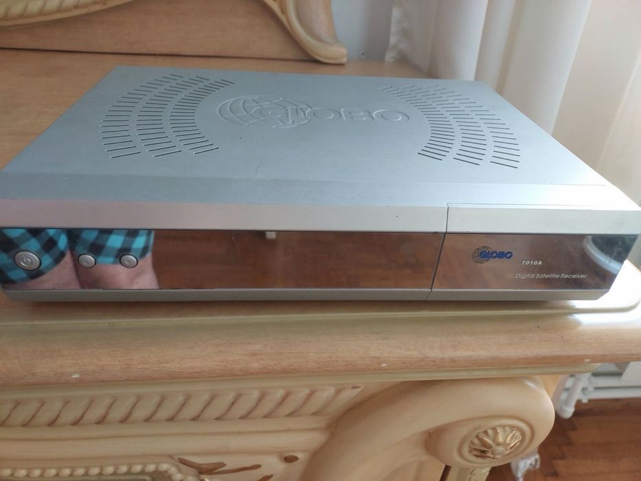 Цифровий супутниковий тюнер Globo 7010A
