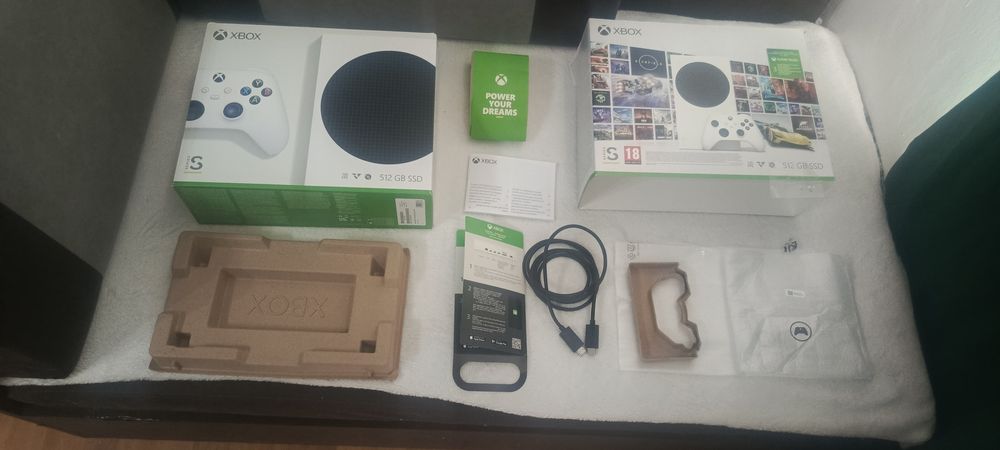 Xbox Series S Pudełko