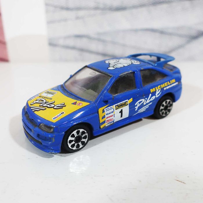 Conjunto Carros Miniatura + Brinquedos Personagens