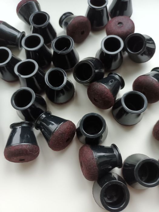 Защитные накладки на ножки стульев