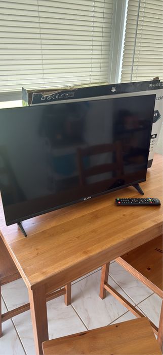 Vende uma tv 32 pouco usada