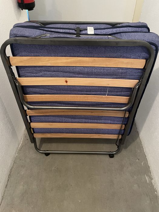 Cama de solteiro dobrável