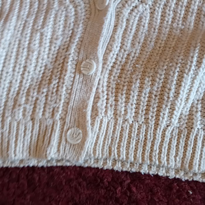 Sweter         .