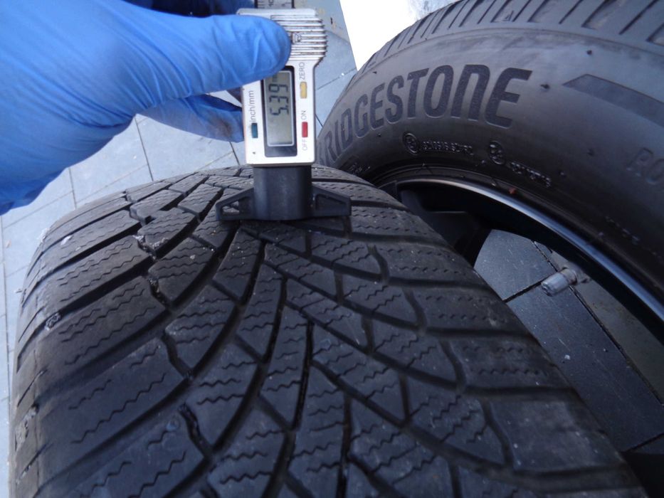 Czarne alufelgi Alutec Raptr 17 cali 5x112 VW Audi Seat Skoda Mercedes