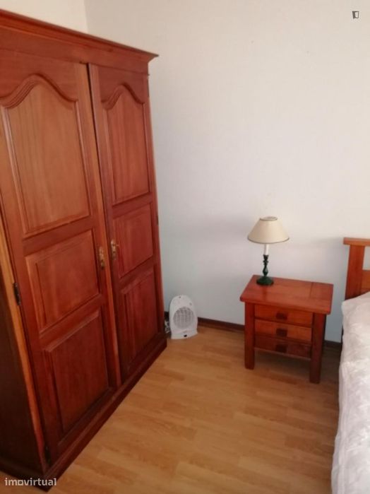 Quarto - localizado em Cedofeita Porto