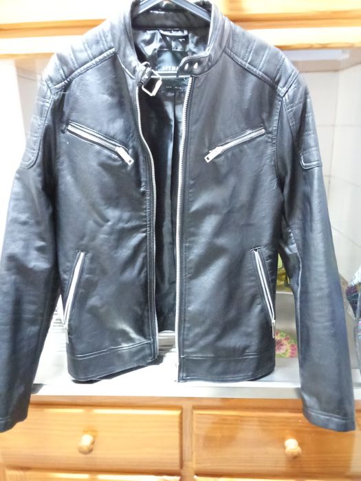 Casaco homem em pele estilo motard e biker usado apenas 1 vez,.