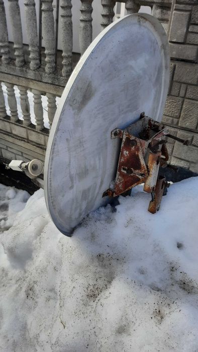 Супутникова антена