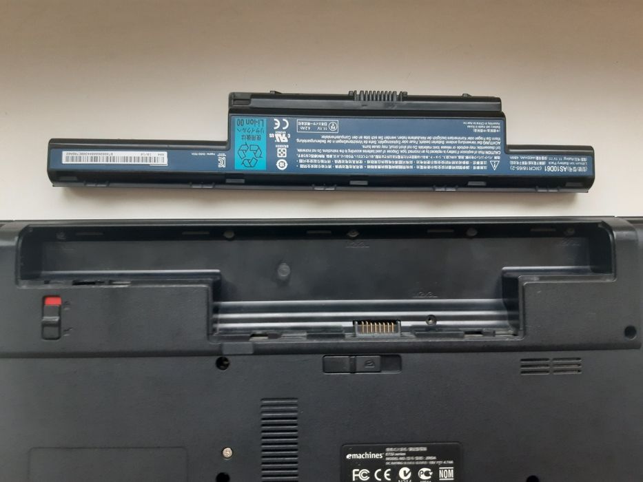 Ноутбук  Acer еmachines E732G