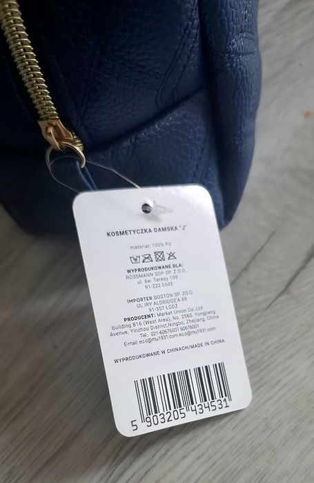 Kosmetyczka damska z literką J nowa