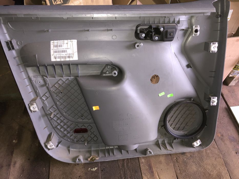 VW CADDY III Карта права передня