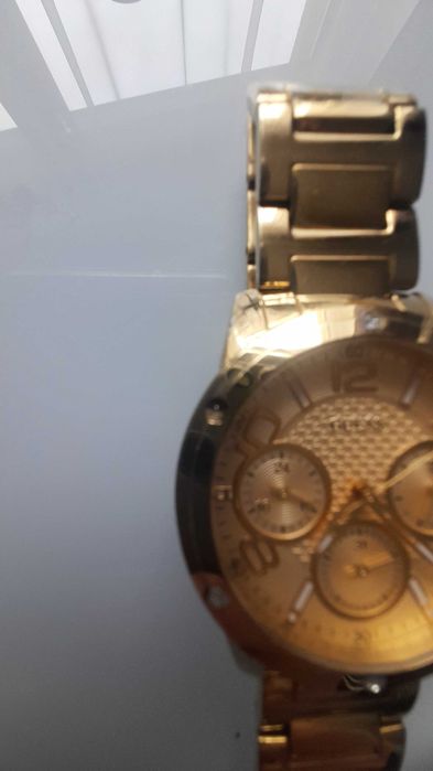 Zegarek Gues złota bransoleta