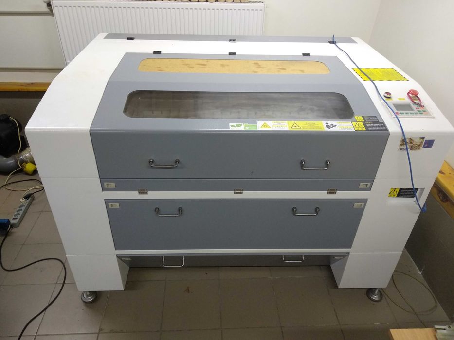 Лазерний гравер верстат по дереву СО2 Reci Ruida 130-150W CW 5200