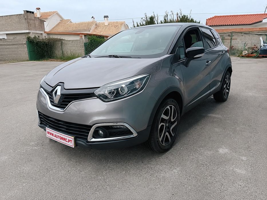 Renault Captur 0.9 tce Exclusive - Nacional  ( pequeno sinistro  )