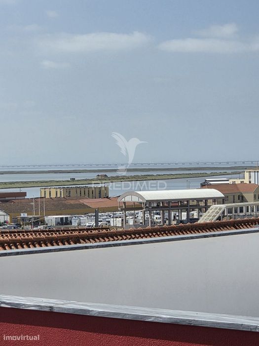 Prédio Misto com Vista Rio – Excelente Oportunidade de Investimento