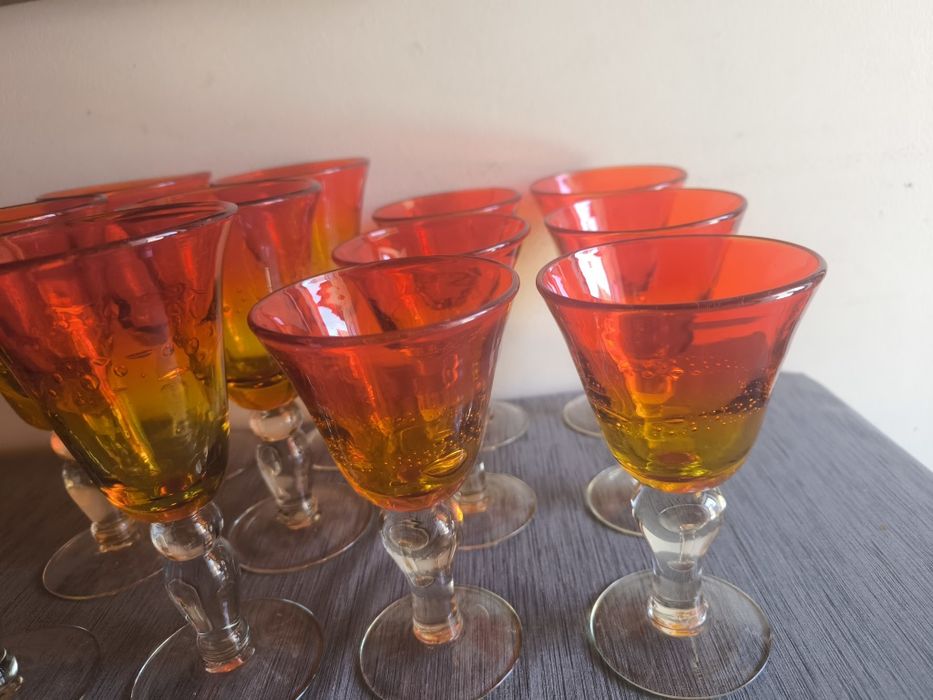Conjunto de Copos de Vidro Artístico Soprado – 12 Peças

Vendo conjunt