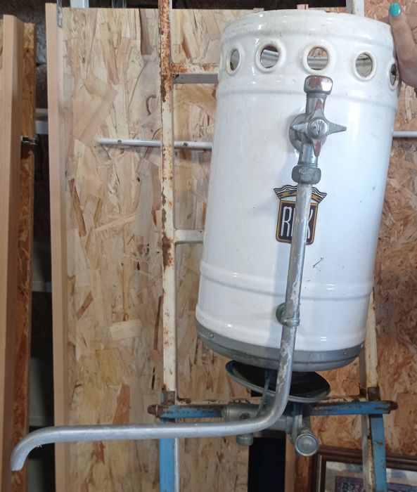 Dois esquentadores REX