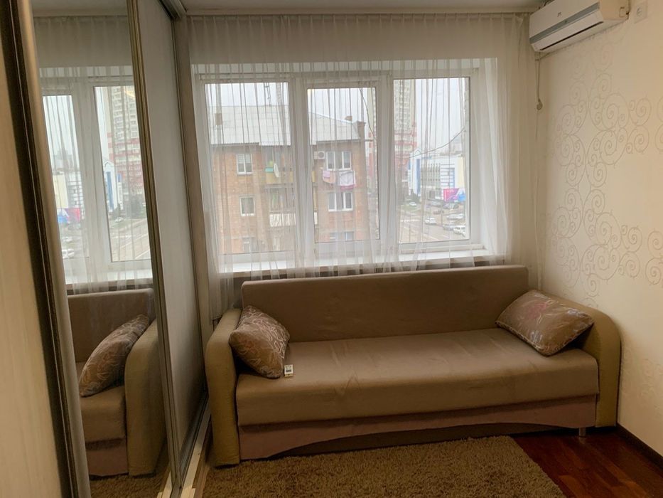 Продам кімнату в гуртожитку  по вул. Бориспільська