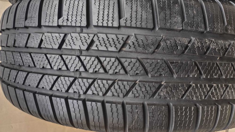 шини 235/60R17. Continental. 8,6мм. 2023р зимові