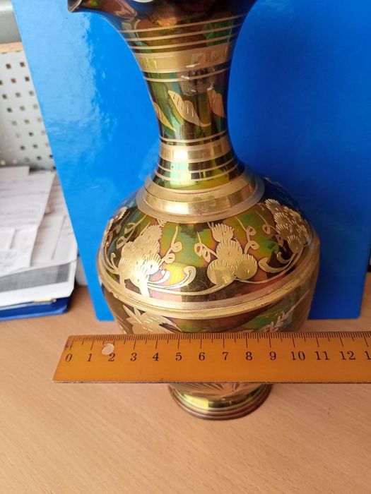 Ваза латунь красива