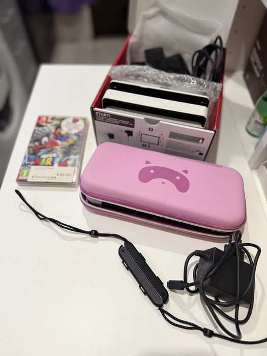 Nintendo Switch OLED branca