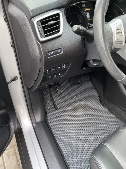 Продаж Nissan Rogue
