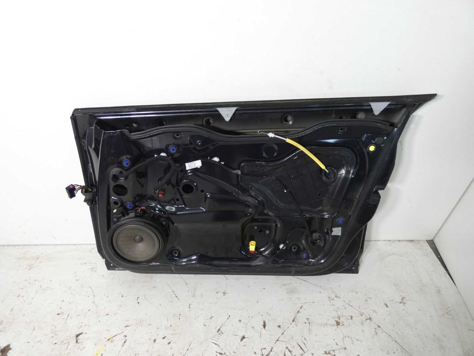 AUDI A3 8P 5D drzwi prawe przód przednie czarne LZ9Y Gorlice AE33