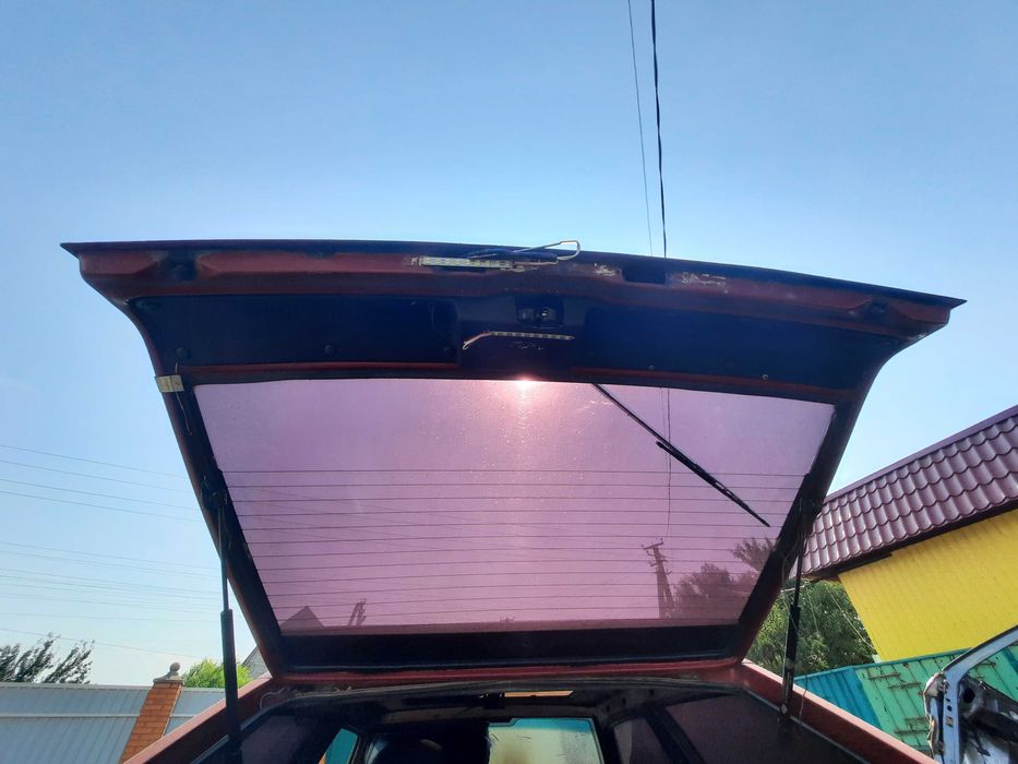 Продам кришку багажника