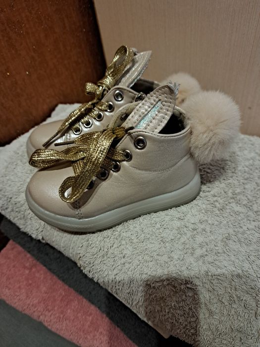 Ботинки весняні для дівчинки