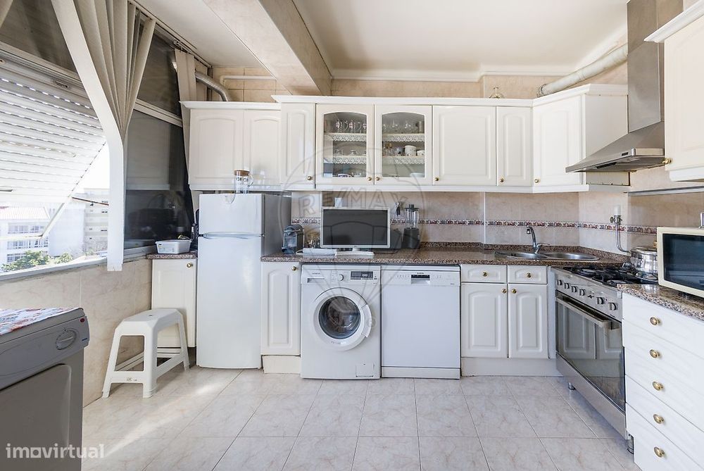Apartamento T3 para venda — Amora, Setúbal