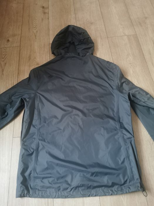 Kurtka 4f przeciwdeszczowa j. nowa.