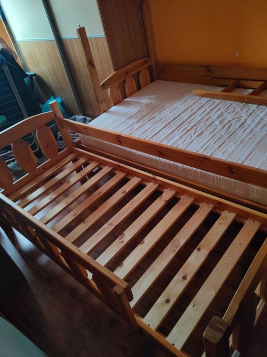 Łóżko piętrowe trzyosobowe