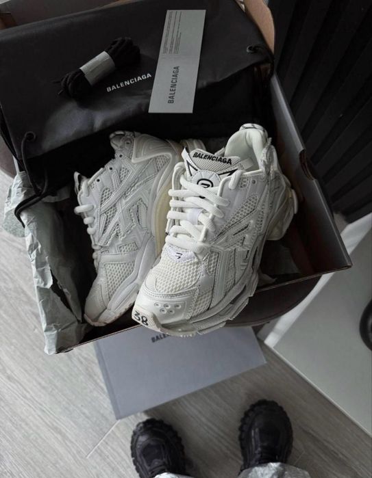 кросівки balenciaga runner