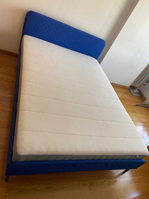 Vende-se Cama casal IKEA (140*200 cm) com colchão (140*200 cm) – Excelente Estado
