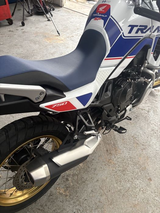 Honda transalp 750