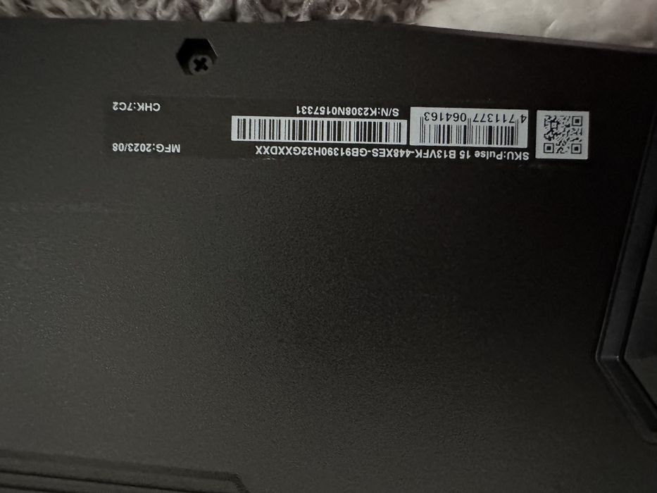 Portátil MSI pulse 15 B13VFK