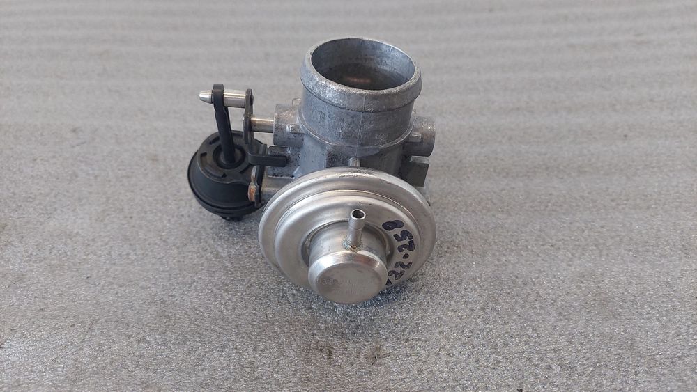 Válvula EGR VOLKSWAGEN Passat (3B2)