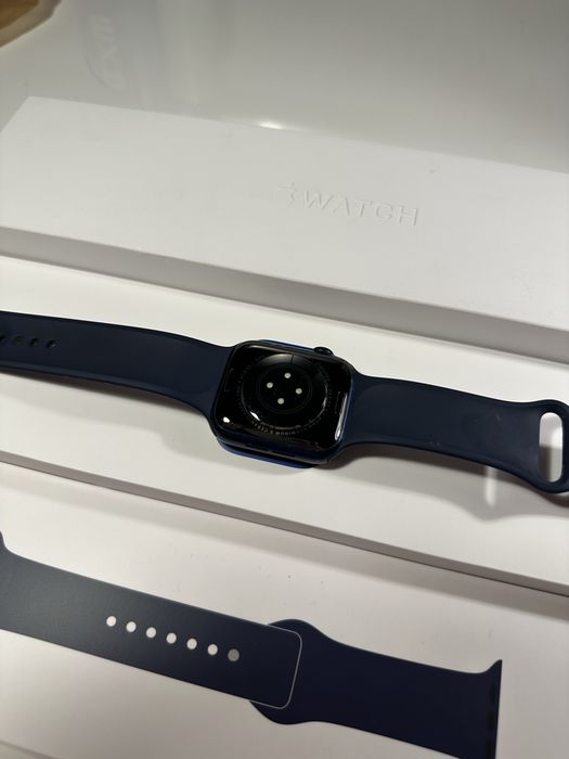 Apple Watch Series 6 44 mm GPS + Cellular – granatowy