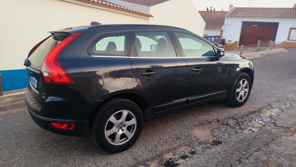 Vendo Volvo X60 está completamente novo