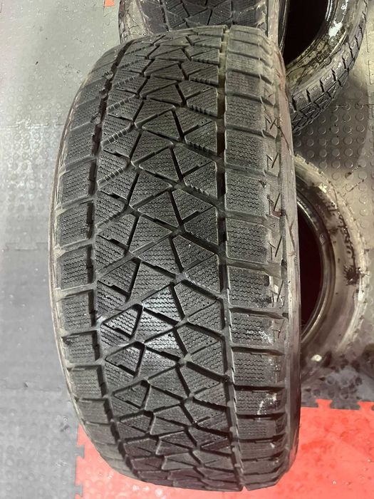 Bridgestone Blizzak - 255/50R20