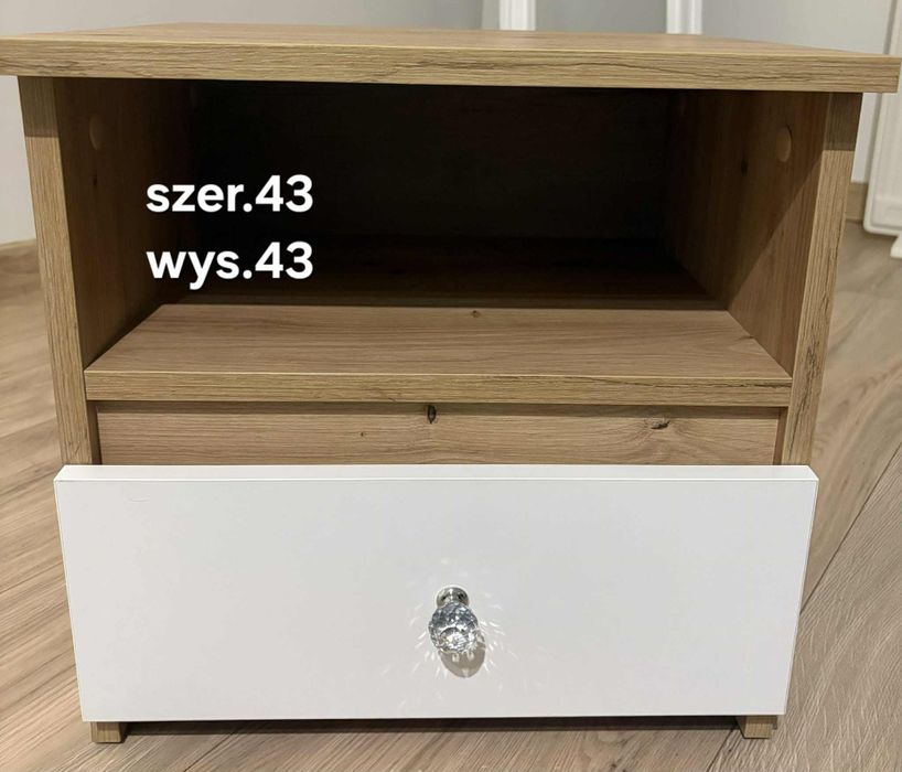 Stolik nocny z szufladą