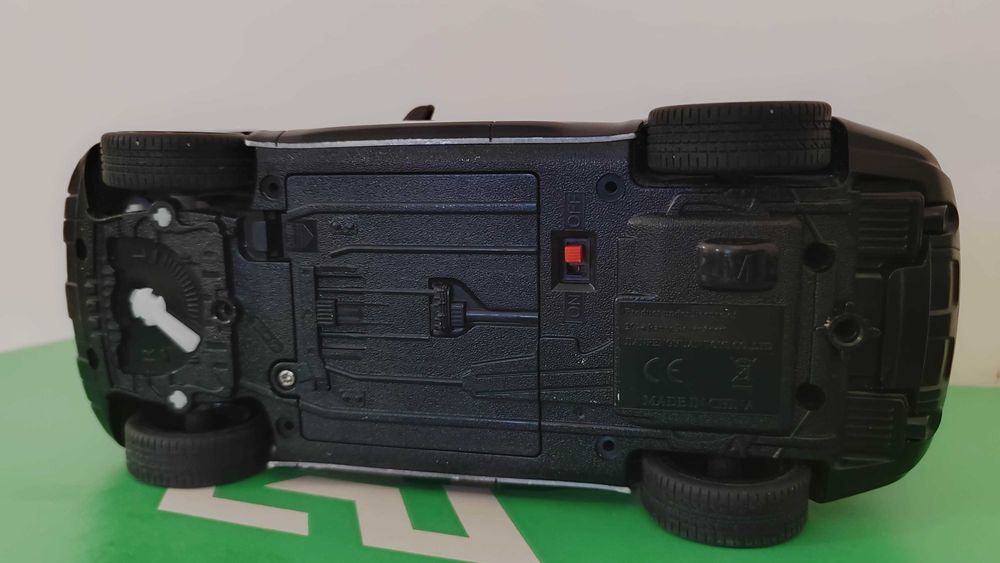 Іграшка машинка автомобіль Land Rover Range Rover Sport у масштабі 1:24
