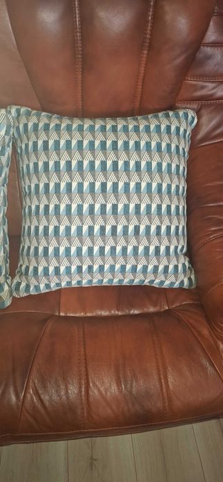 Duze efektowne poduchy dekoracyjne